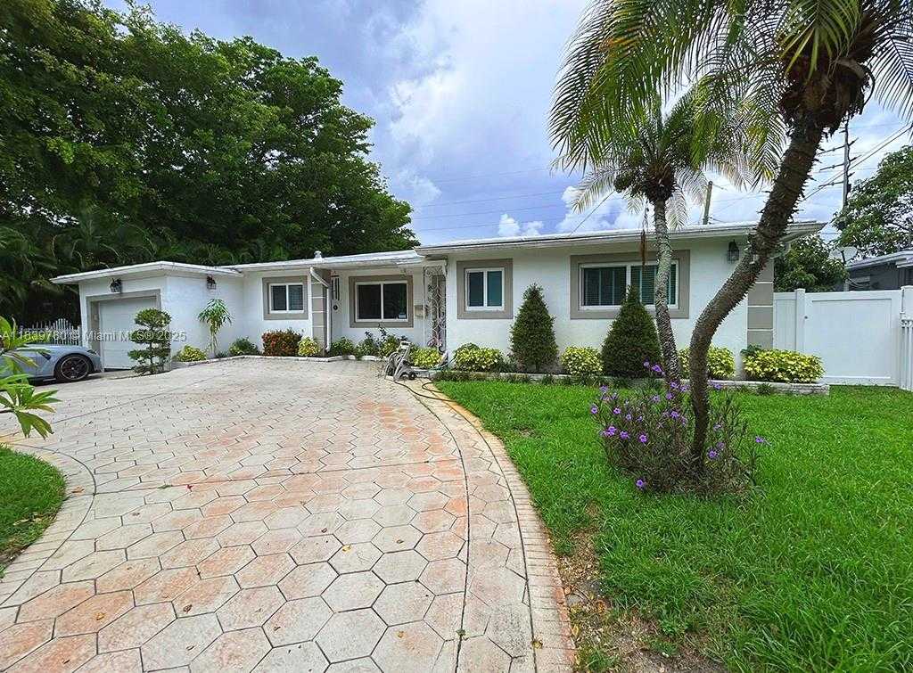 Small Image of 15 NORTH EAST 134TH ST, North Miami Number 2