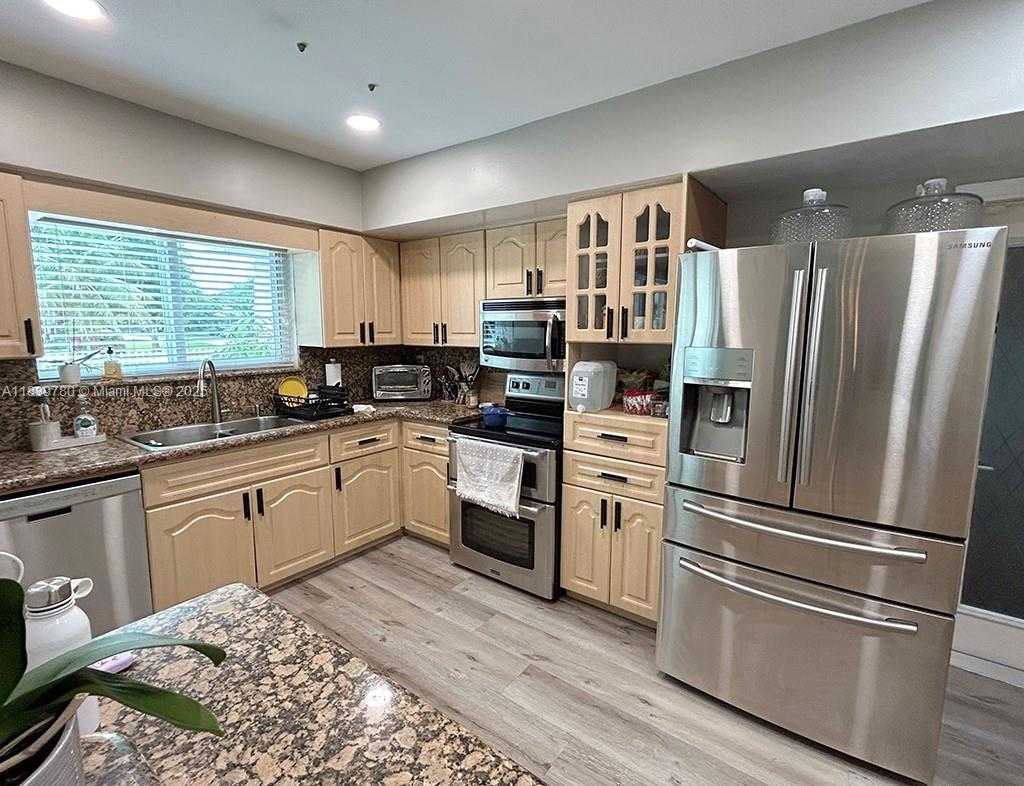 Small Image of 15 NORTH EAST 134TH ST, North Miami Number 5
