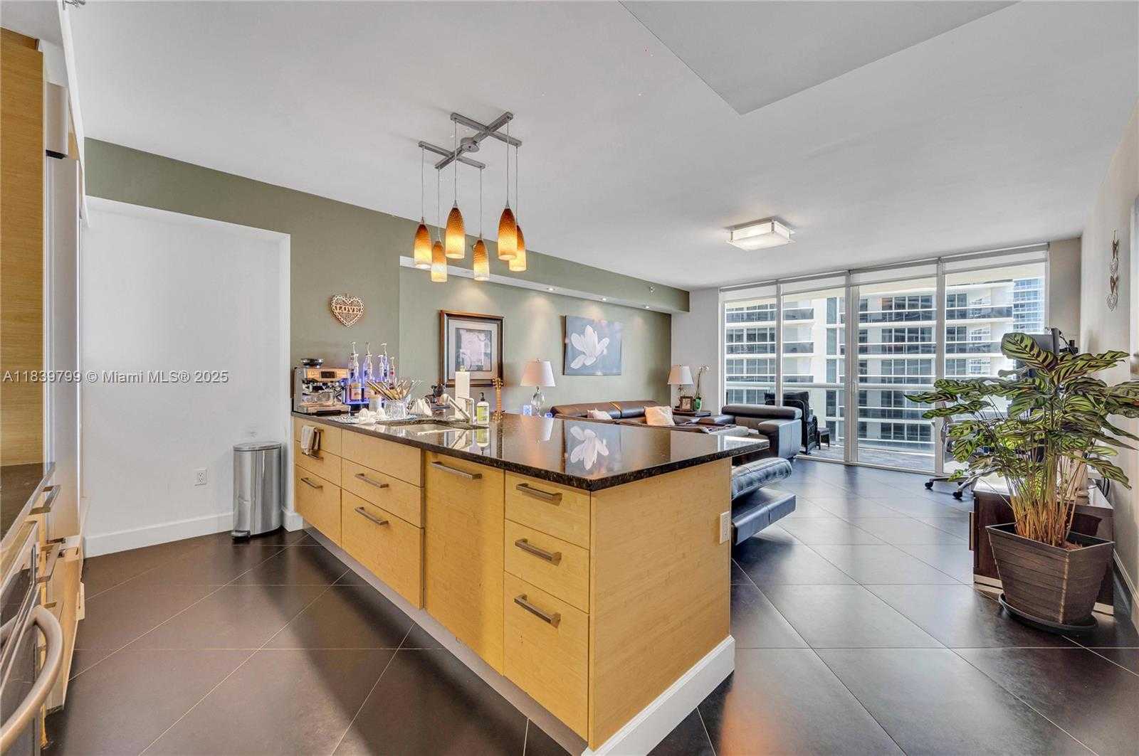 Small Image of 1830 SOUTH OCEAN DR #3709, Hallandale Beach Number 10