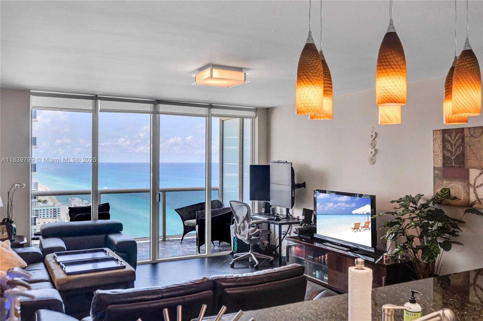 Small Image of 1830 SOUTH OCEAN DR #3709, Hallandale Beach Number 11