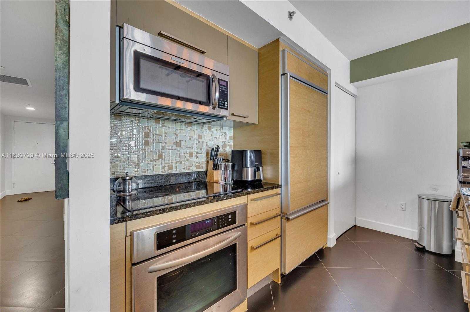Small Image of 1830 SOUTH OCEAN DR #3709, Hallandale Beach Number 12