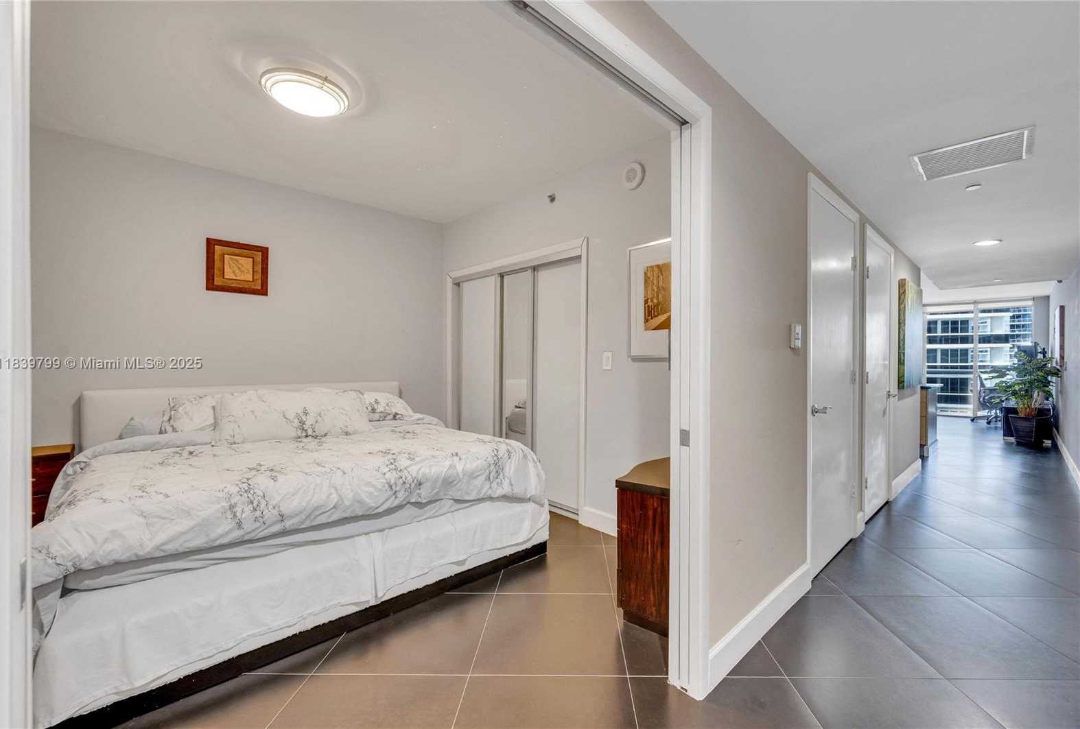 Small Image of 1830 SOUTH OCEAN DR #3709, Hallandale Beach Number 15