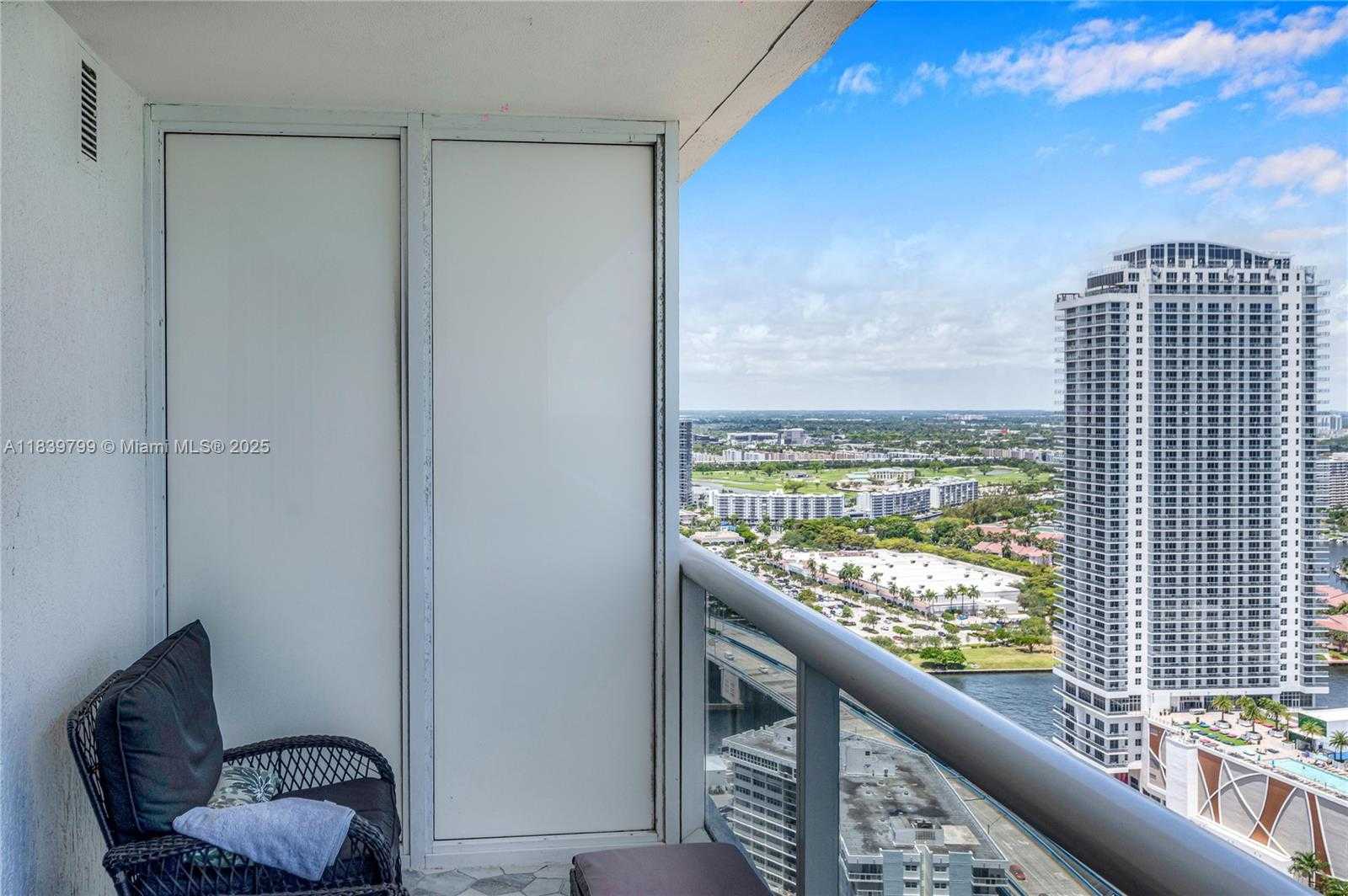 Small Image of 1830 SOUTH OCEAN DR #3709, Hallandale Beach Number 4