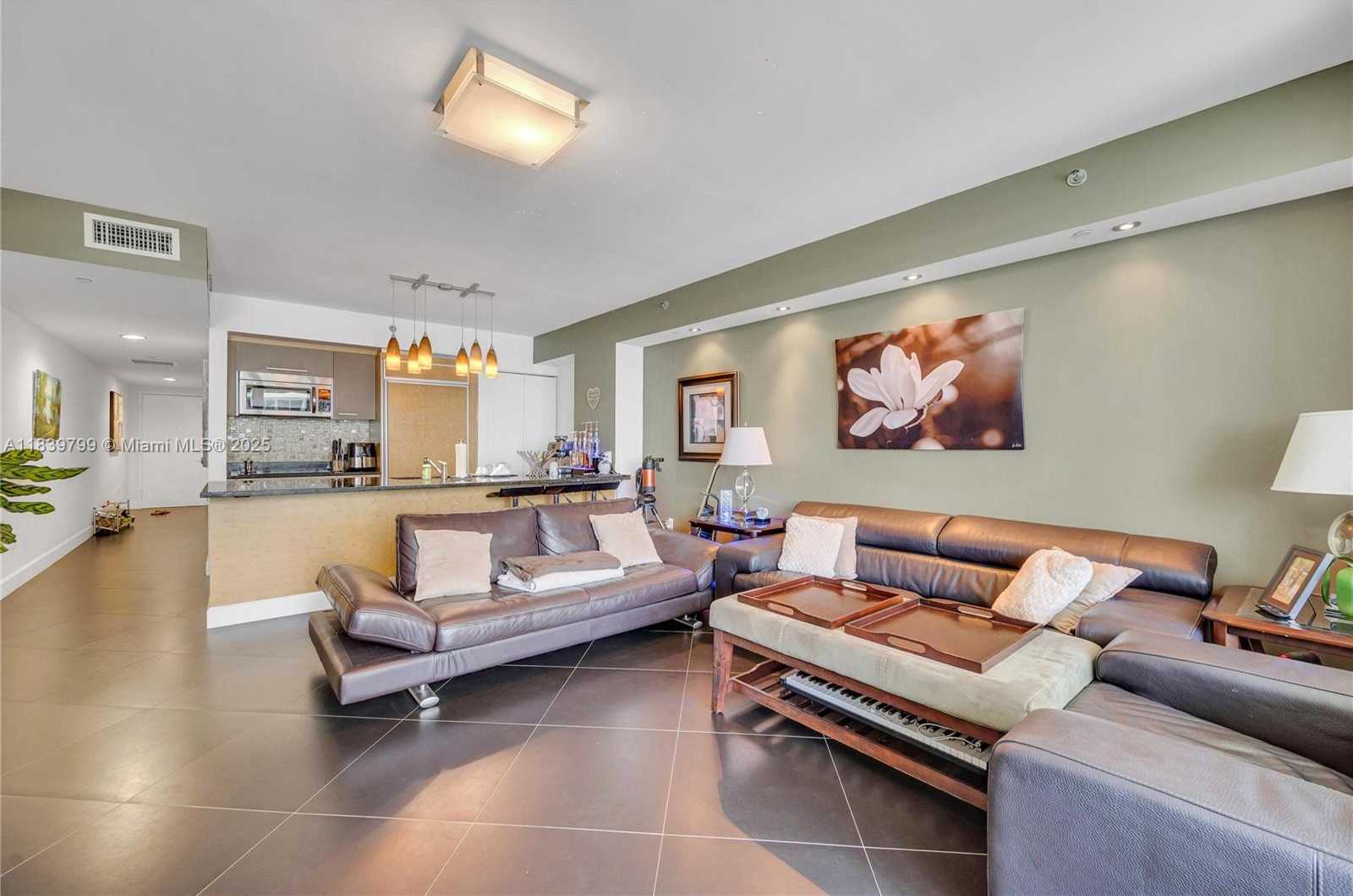 Small Image of 1830 SOUTH OCEAN DR #3709, Hallandale Beach Number 5
