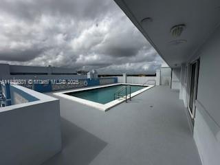 Small Image of 320 SOUTH SURF RD #305, Hollywood Number 22