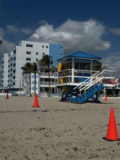 Small Image of 320 SOUTH SURF RD #305, Hollywood Number 30