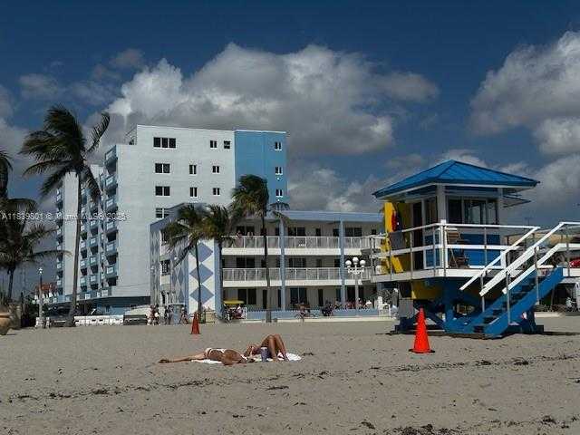 Small Image of 320 SOUTH SURF RD #305, Hollywood Number 31