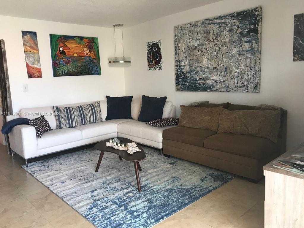 Small Image of 320 SOUTH SURF RD #305, Hollywood Number 4