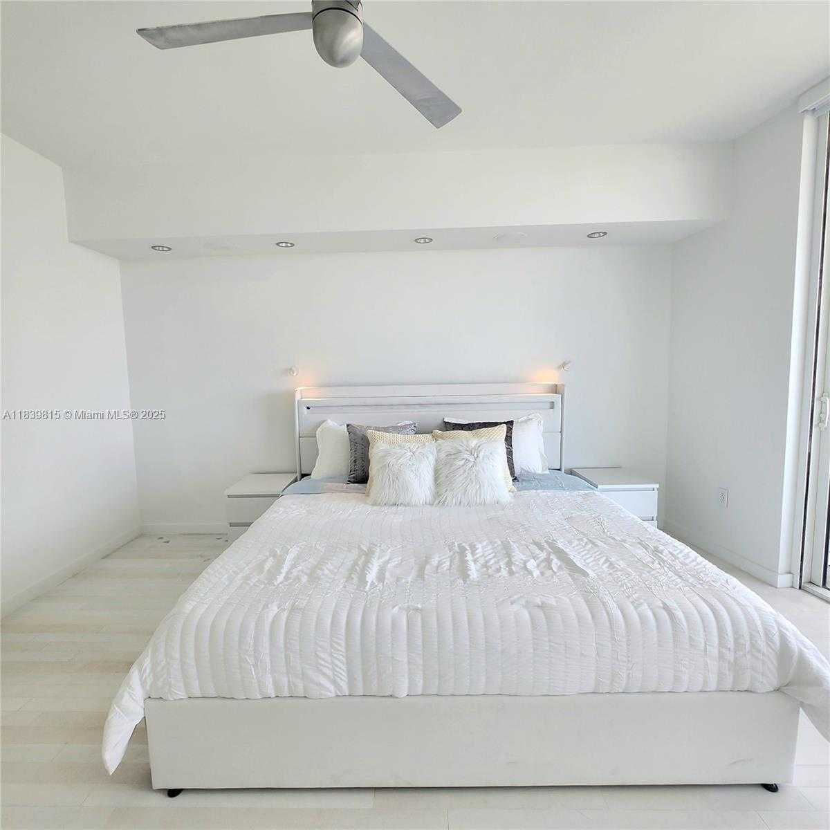 Small Image of 450 ALTON RD #1606, Miami Beach Number 17