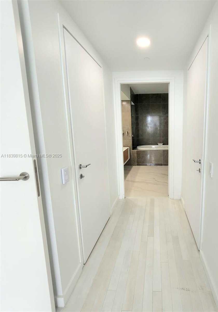 Small Image of 450 ALTON RD #1606, Miami Beach Number 18