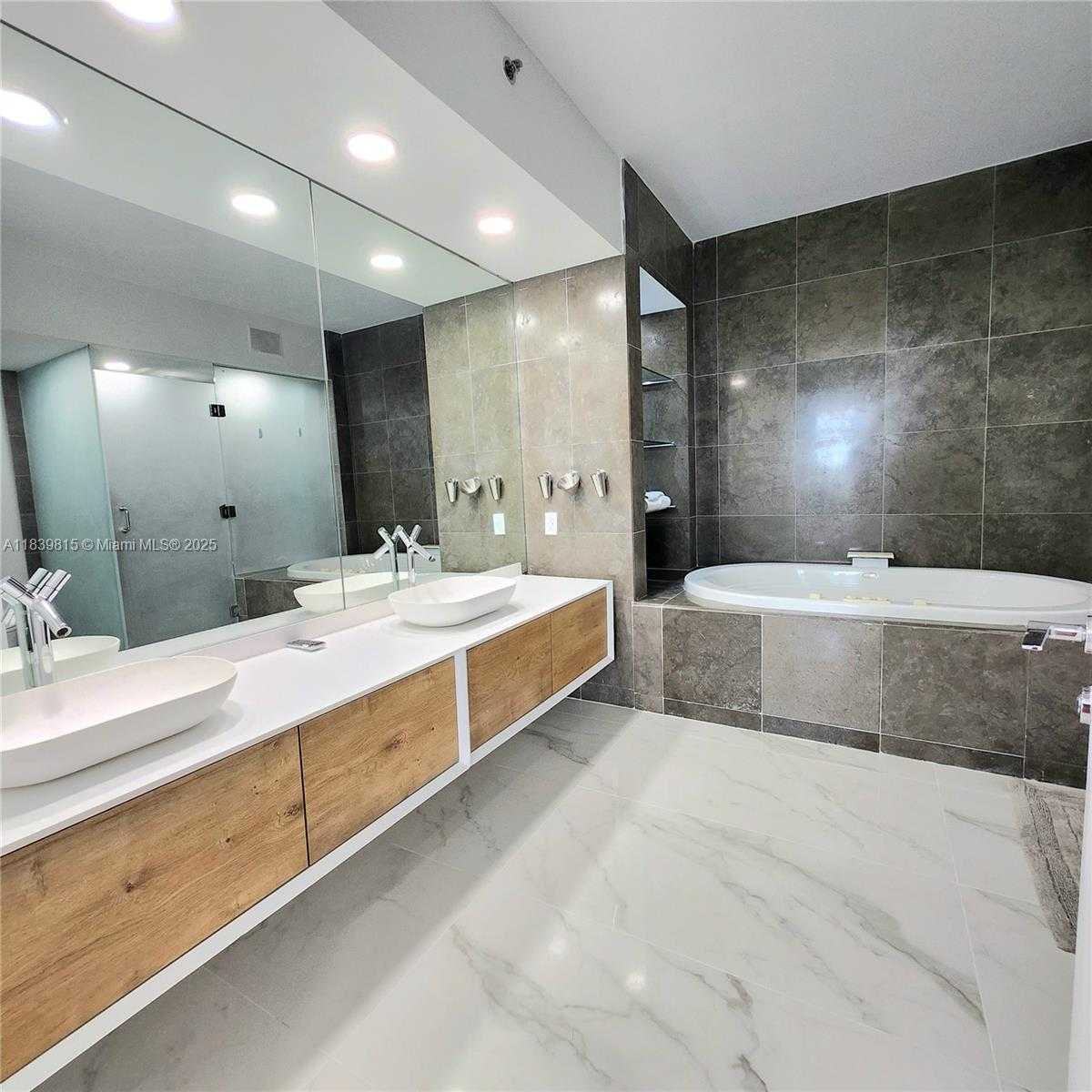 Small Image of 450 ALTON RD #1606, Miami Beach Number 19