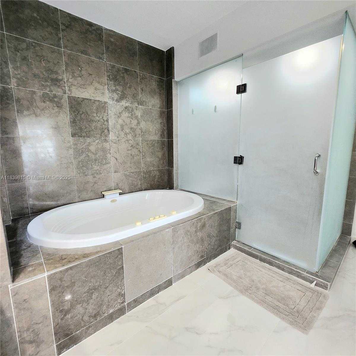 Small Image of 450 ALTON RD #1606, Miami Beach Number 22
