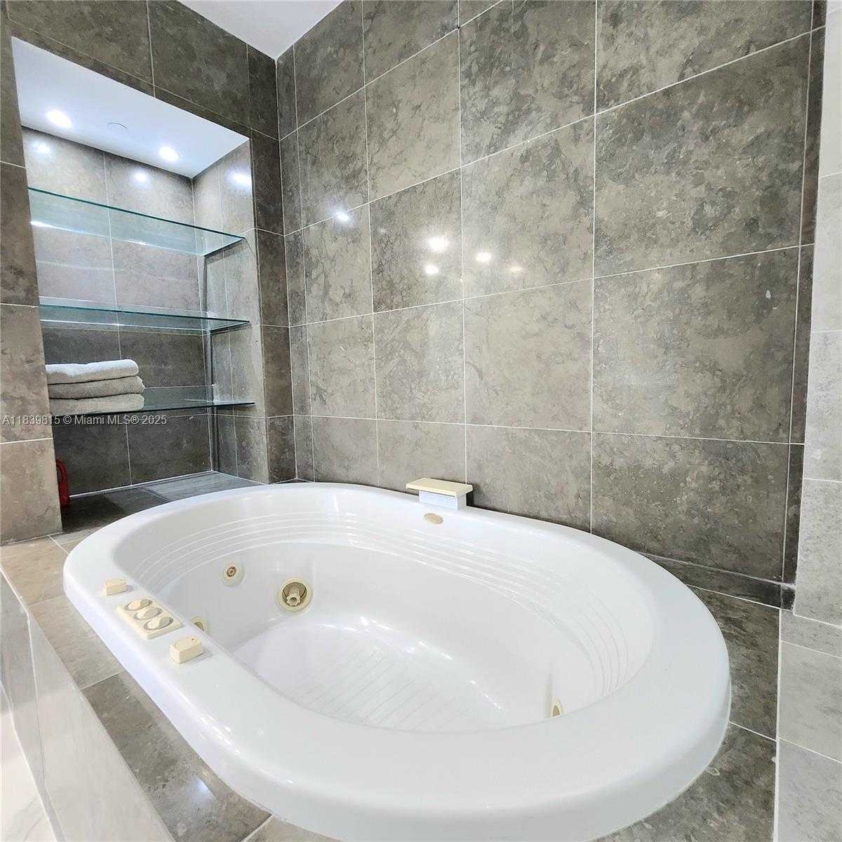 Small Image of 450 ALTON RD #1606, Miami Beach Number 23