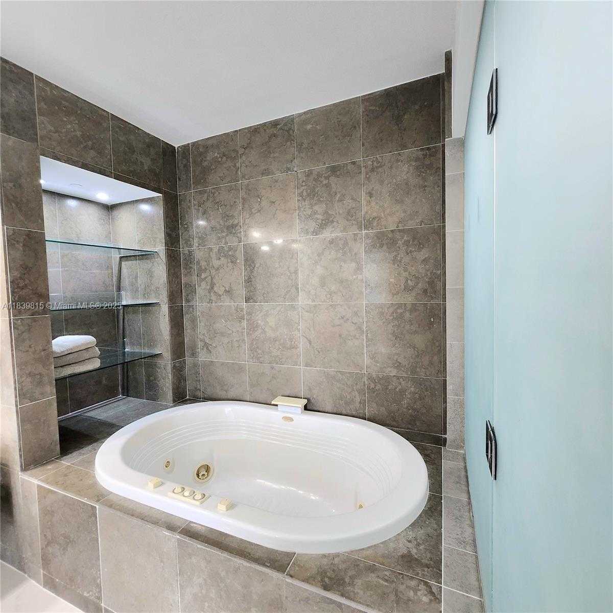 Small Image of 450 ALTON RD #1606, Miami Beach Number 24