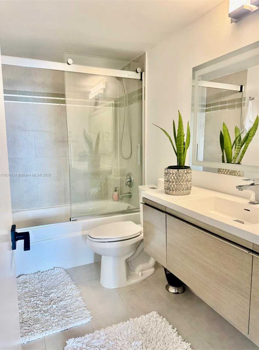 Small Image of 9800 W BAY HARBOR DRIVE #605, Bay Harbor Islands Number 10