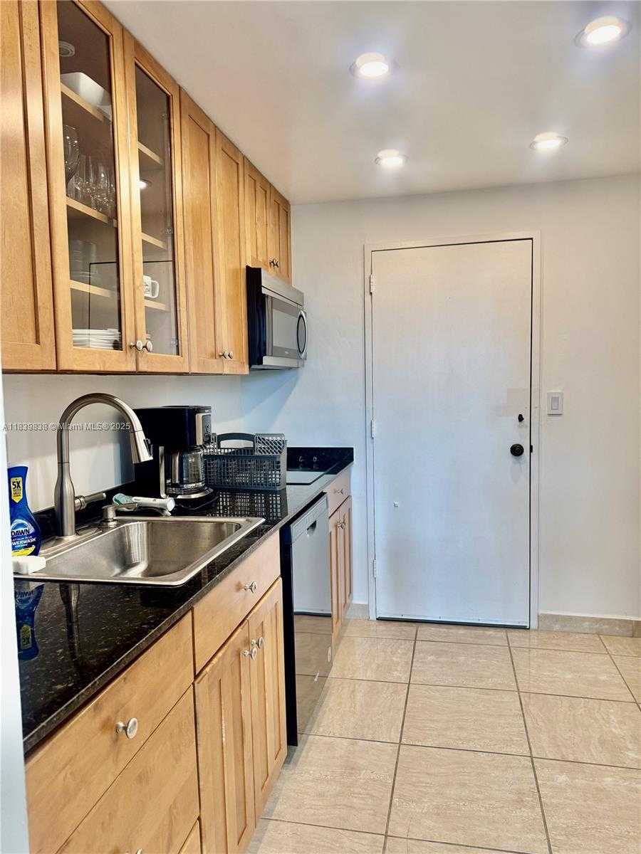 Small Image of 9800 W BAY HARBOR DRIVE #605, Bay Harbor Islands Number 14