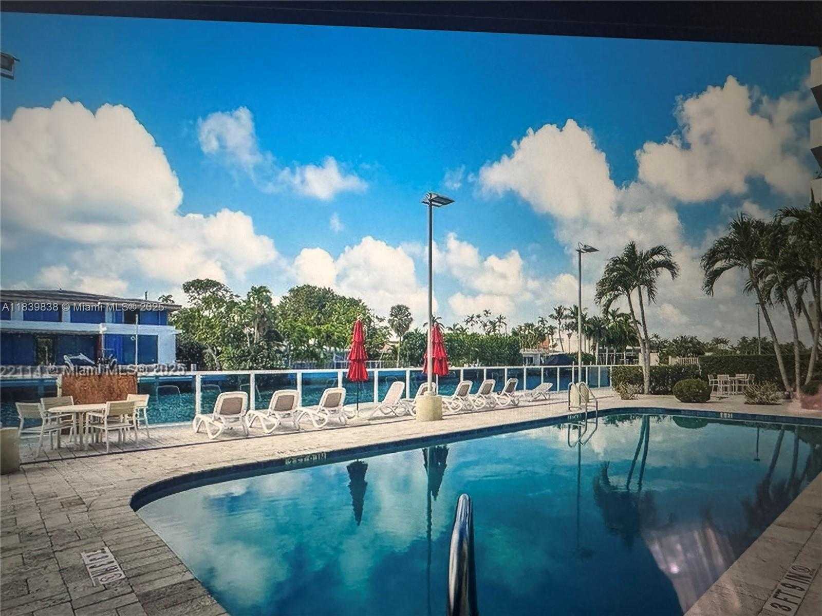 Small Image of 9800 W BAY HARBOR DRIVE #605, Bay Harbor Islands Number 19