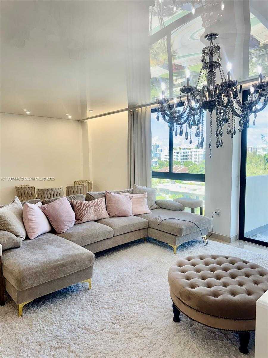 Small Image of 9800 W BAY HARBOR DRIVE #605, Bay Harbor Islands Number 2
