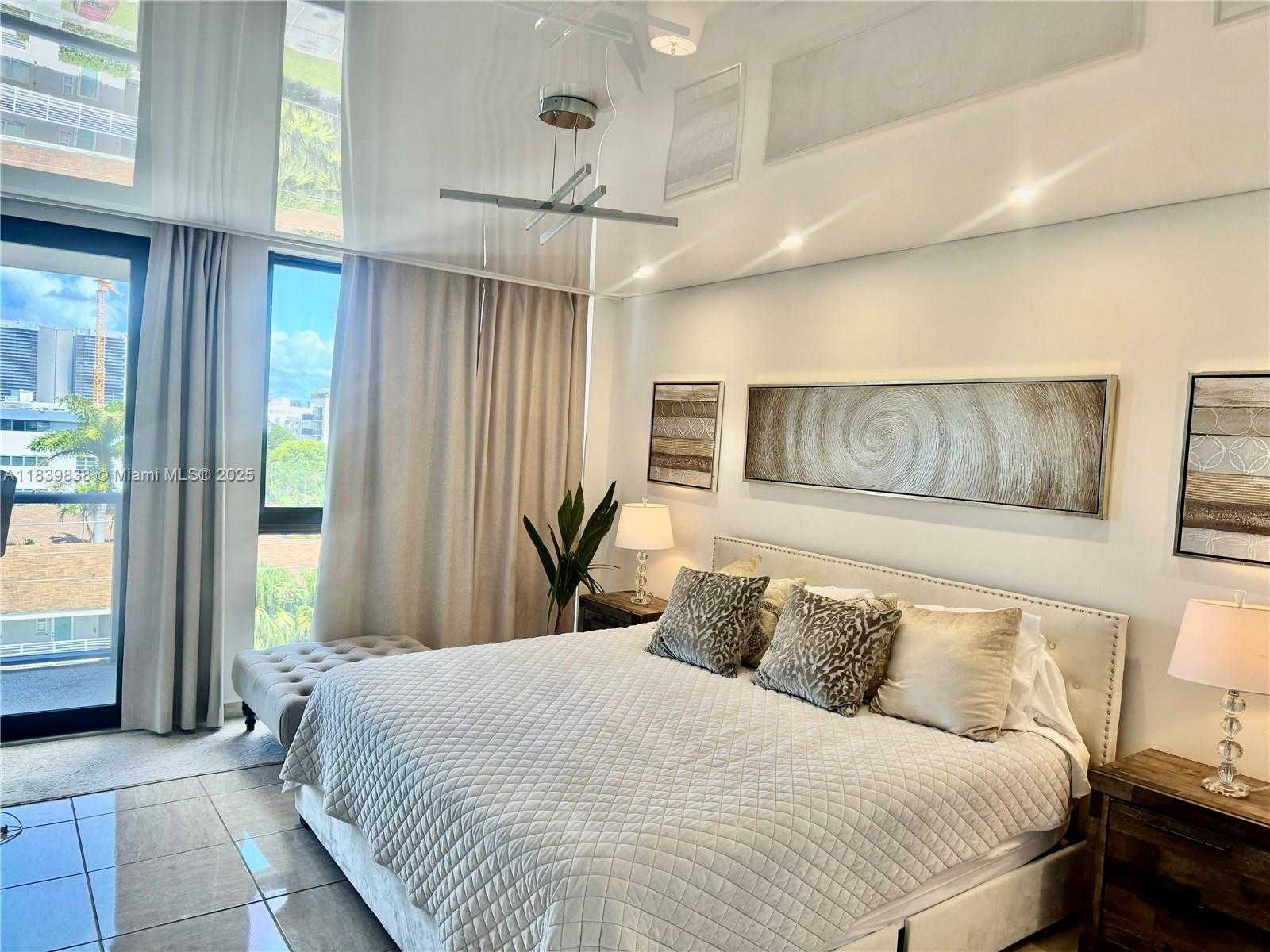 Small Image of 9800 W BAY HARBOR DRIVE #605, Bay Harbor Islands Number 4