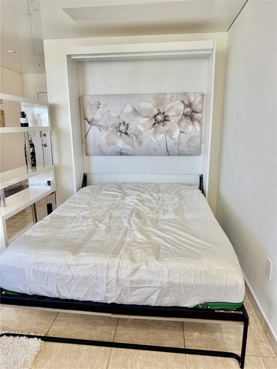 Small Image of 9800 W BAY HARBOR DRIVE #605, Bay Harbor Islands Number 8