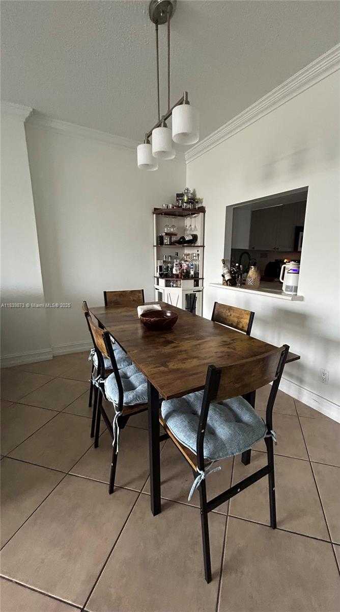 Small Image of 1455 NORTH TREASURE DR #4C, North Bay Village Number 5