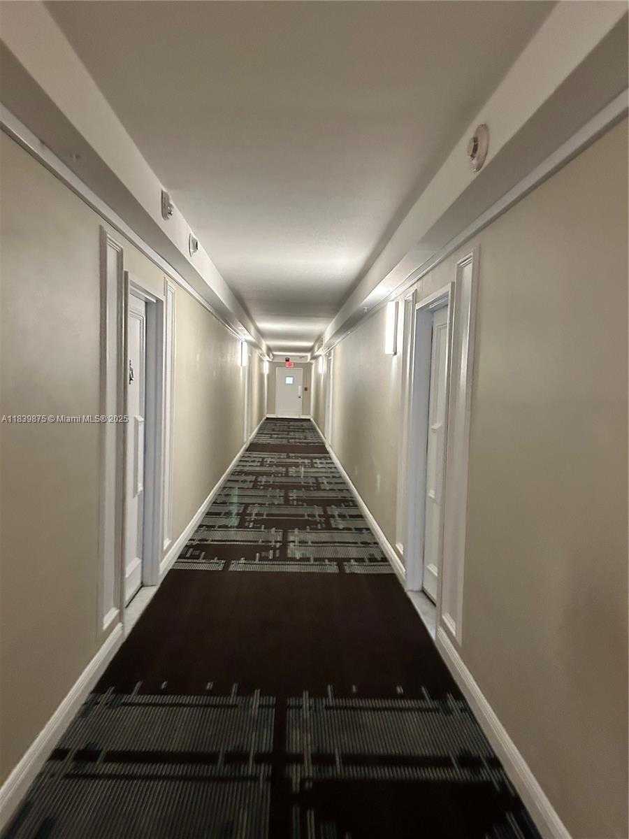 Small Image of 5600 COLLINS AVE #15V, Miami Beach Number 13