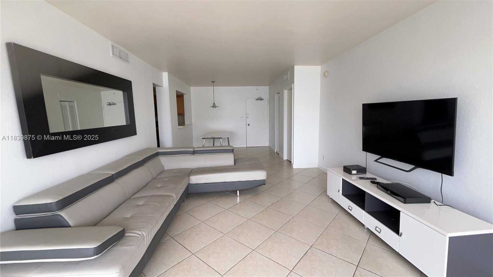 Small Image of 5600 COLLINS AVE #15V, Miami Beach Number 18