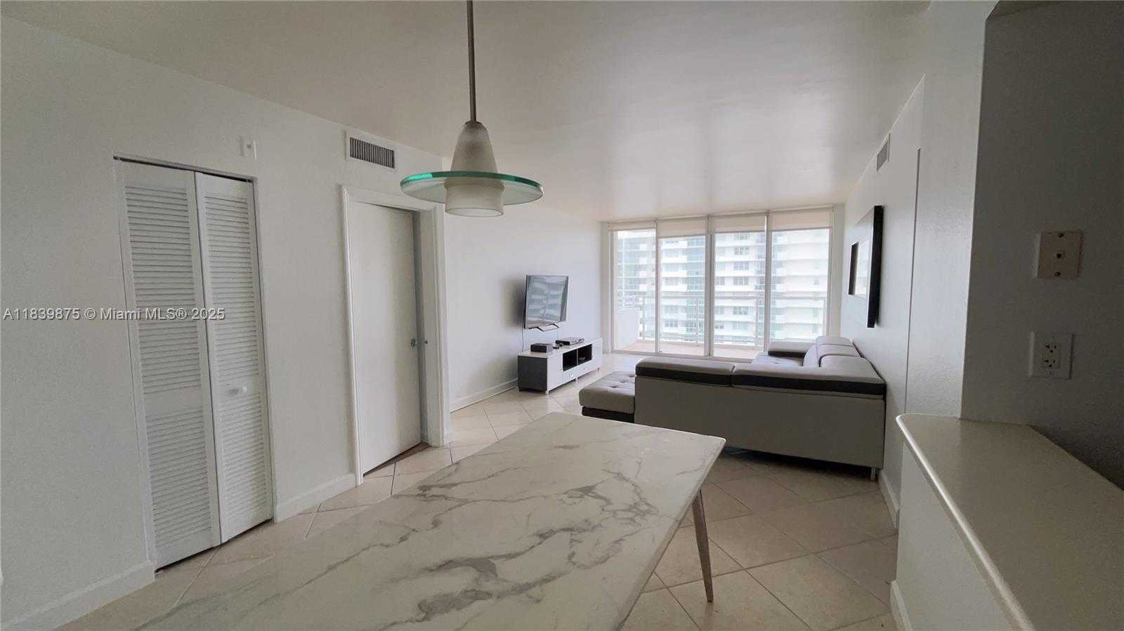 Small Image of 5600 COLLINS AVE #15V, Miami Beach Number 21