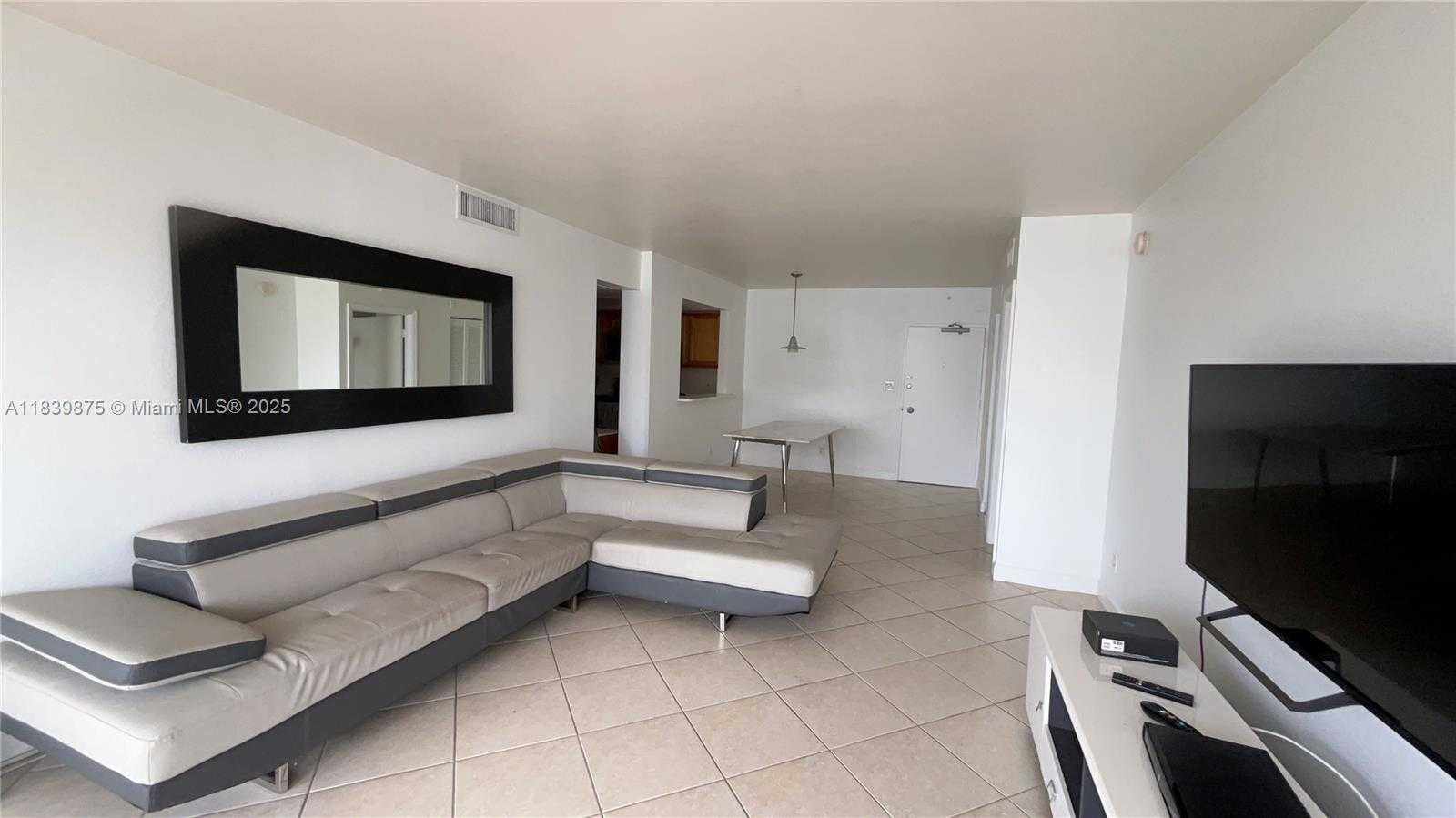 Small Image of 5600 COLLINS AVE #15V, Miami Beach Number 23