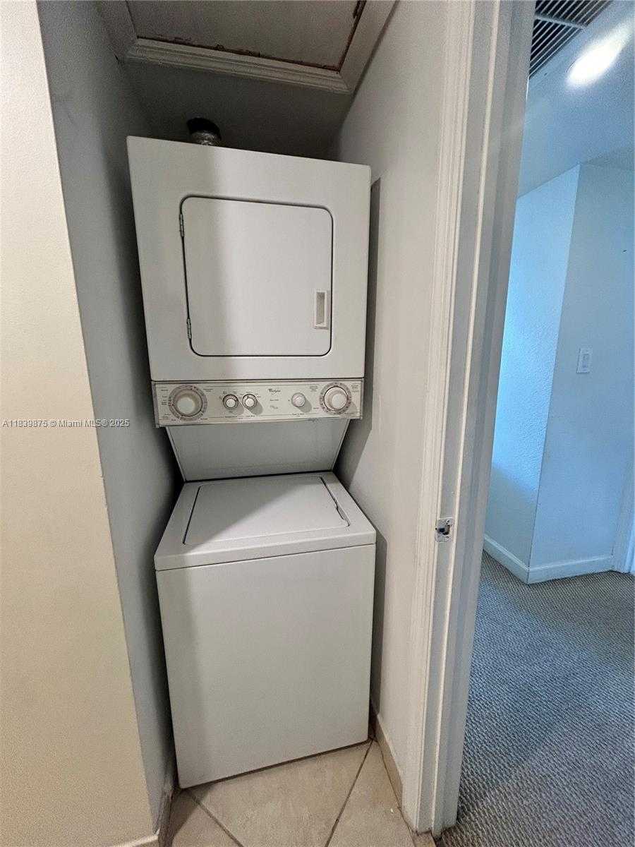 Small Image of 5600 COLLINS AVE #15V, Miami Beach Number 29