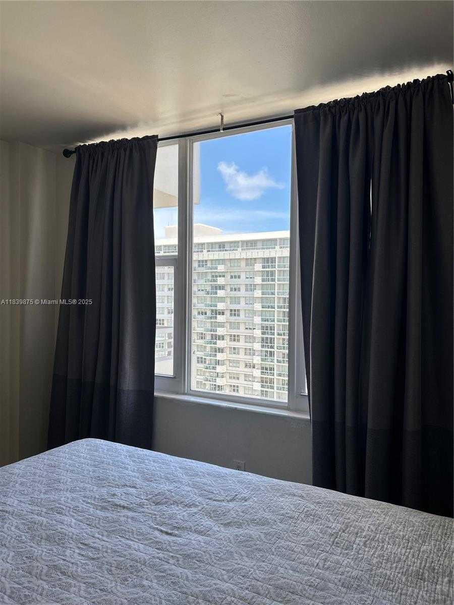 Small Image of 5600 COLLINS AVE #15V, Miami Beach Number 33