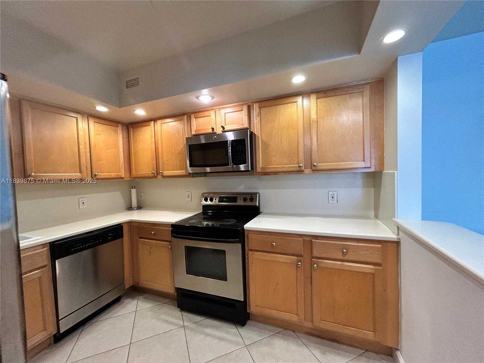 Small Image of 5600 COLLINS AVE #15V, Miami Beach Number 40