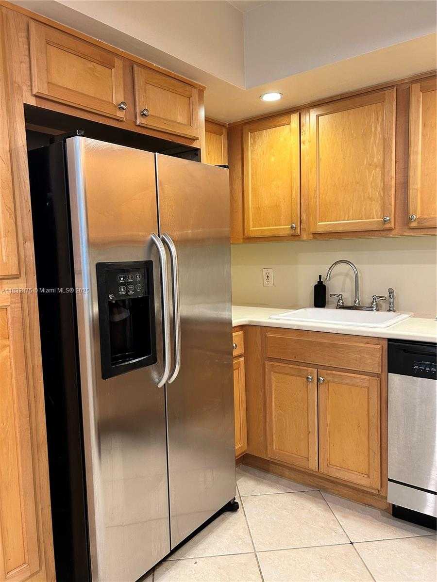 Small Image of 5600 COLLINS AVE #15V, Miami Beach Number 41