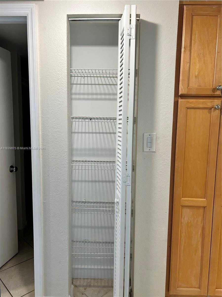 Small Image of 5600 COLLINS AVE #15V, Miami Beach Number 44