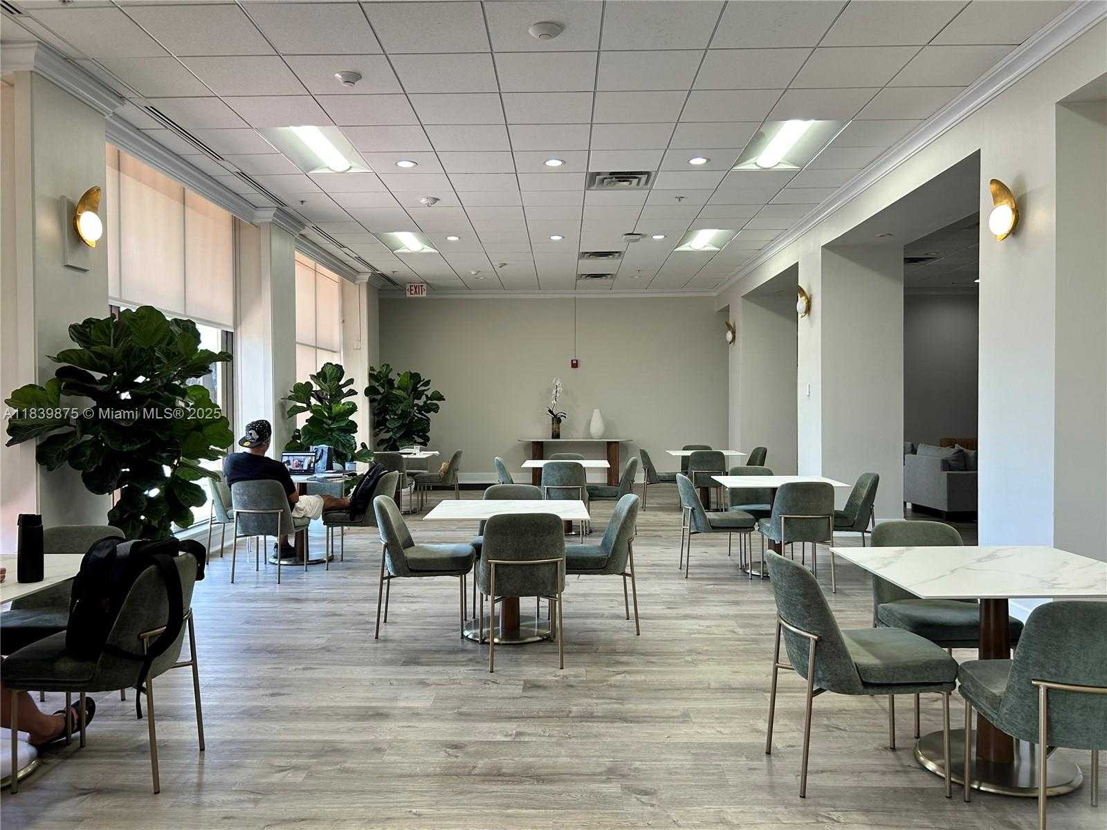 Small Image of 5600 COLLINS AVE #15V, Miami Beach Number 50