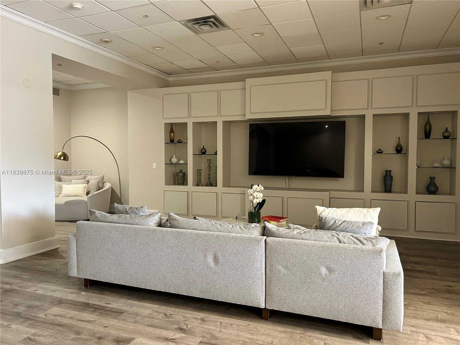 Small Image of 5600 COLLINS AVE #15V, Miami Beach Number 52