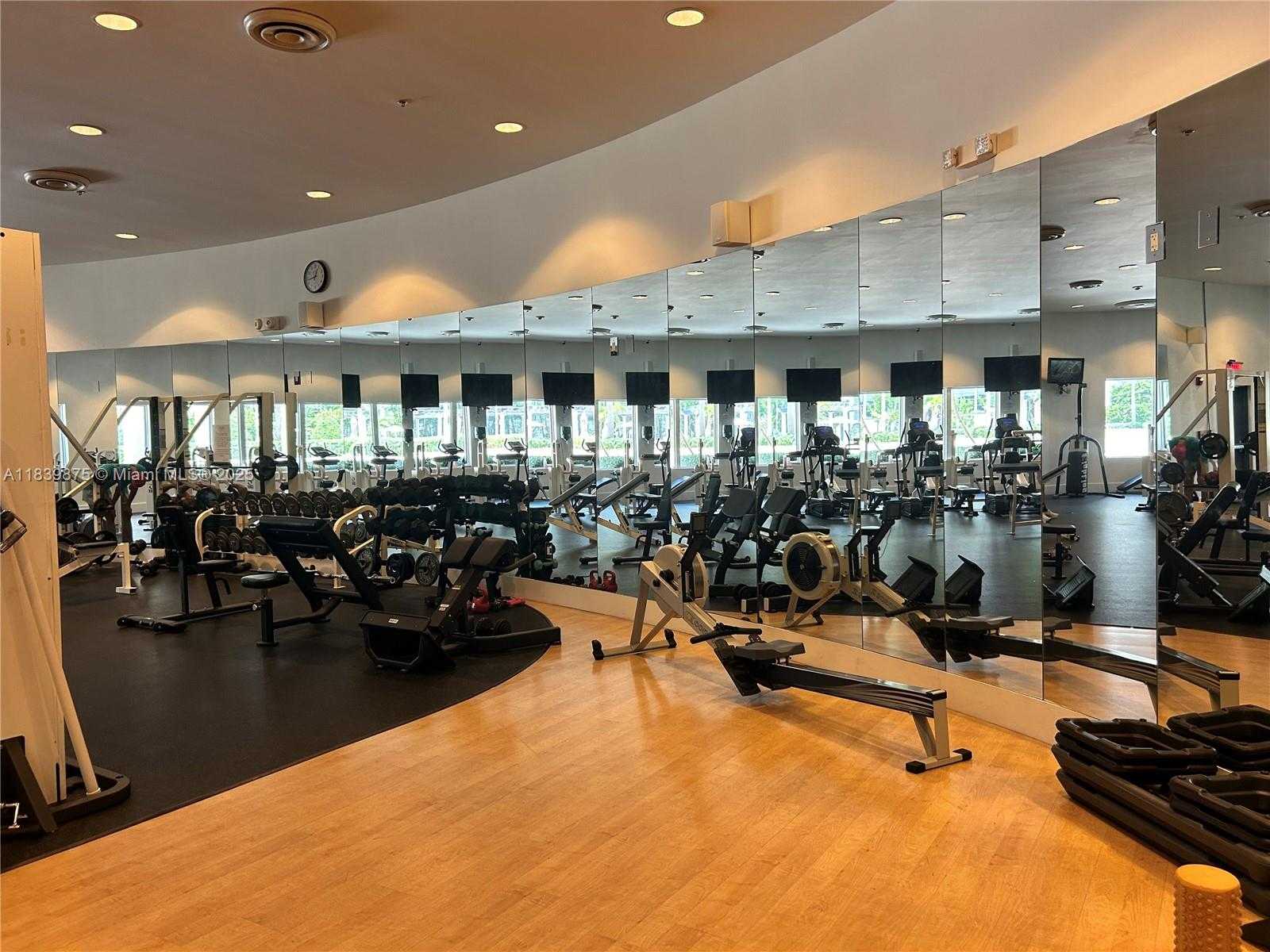 Small Image of 5600 COLLINS AVE #15V, Miami Beach Number 71