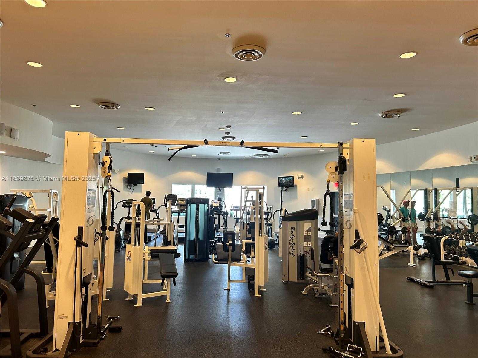Small Image of 5600 COLLINS AVE #15V, Miami Beach Number 72