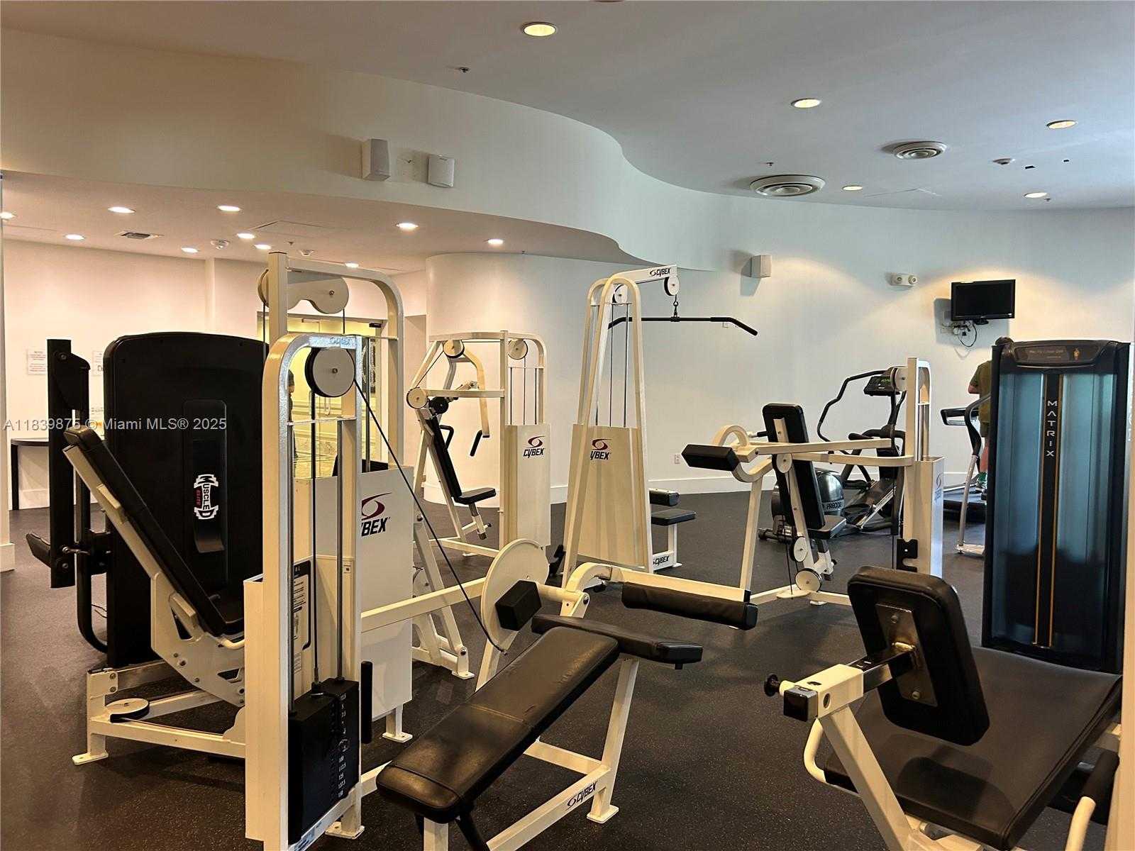 Small Image of 5600 COLLINS AVE #15V, Miami Beach Number 75