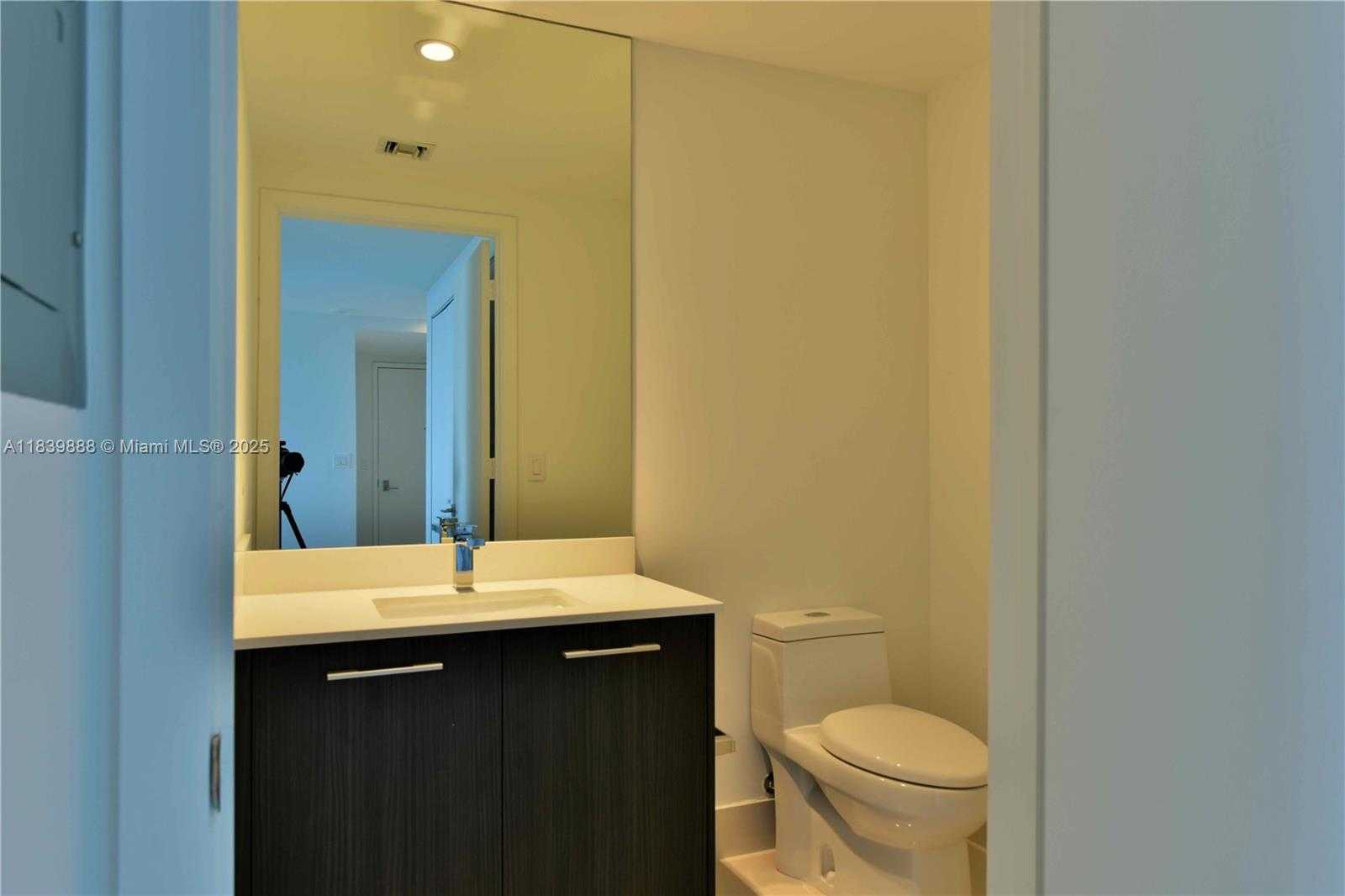 Small Image of 45 SOUTH WEST 9TH ST #2009, Miami Number 17