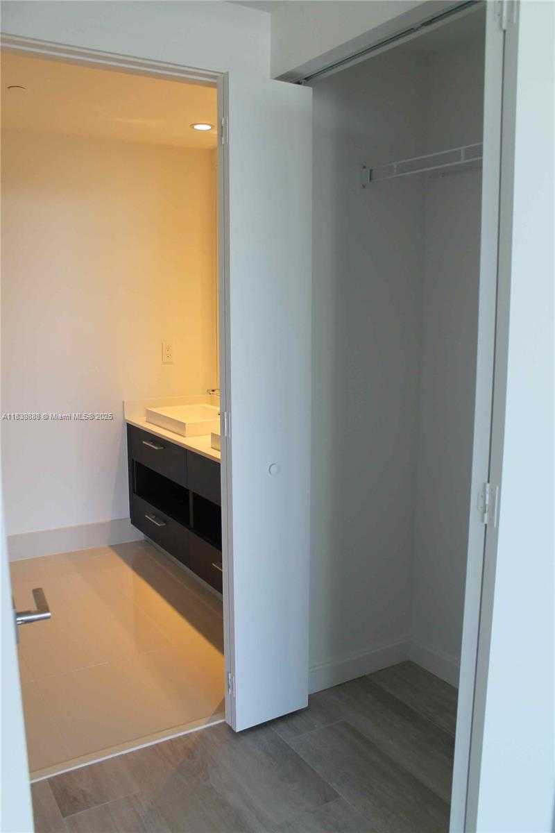 Small Image of 45 SOUTH WEST 9TH ST #2009, Miami Number 23