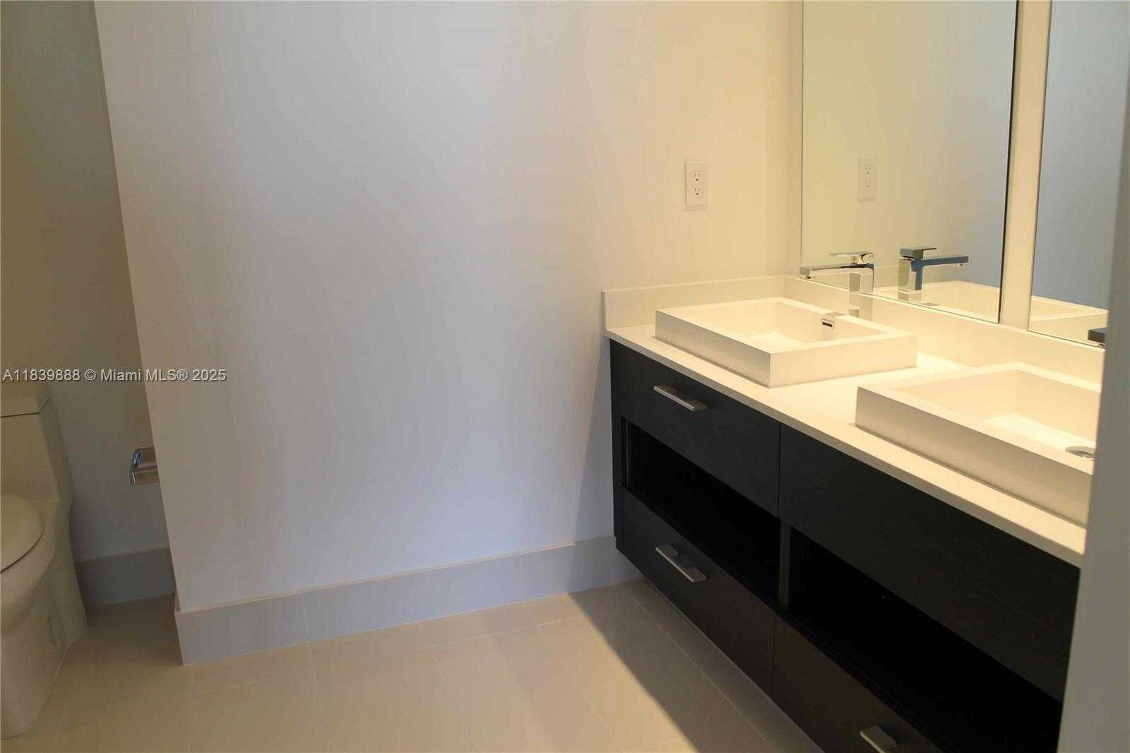 Small Image of 45 SOUTH WEST 9TH ST #2009, Miami Number 24