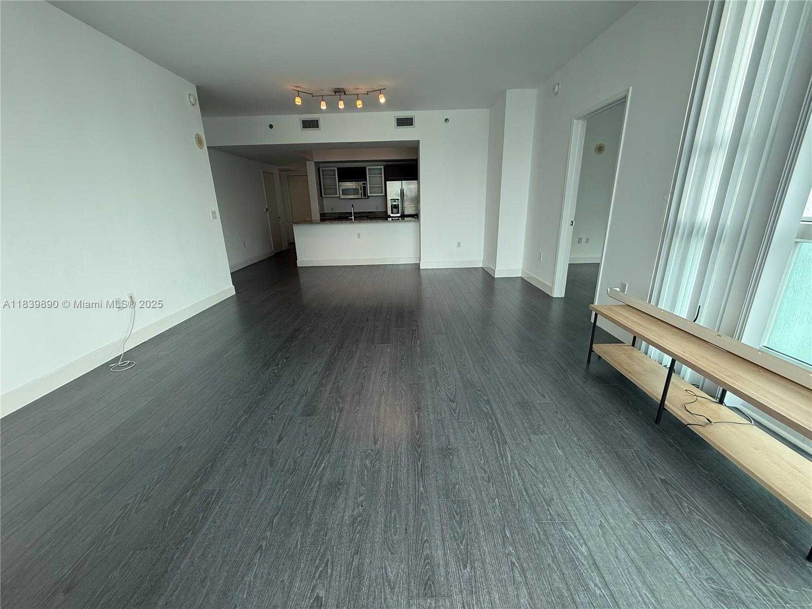 Small Image of 951 BRICKELL AVE #2710, Miami Number 11