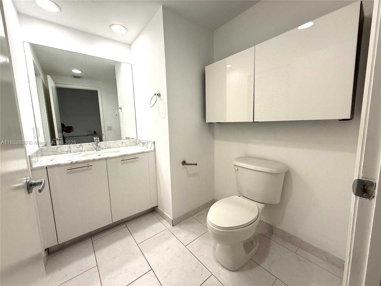 Small Image of 951 BRICKELL AVE #2710, Miami Number 22