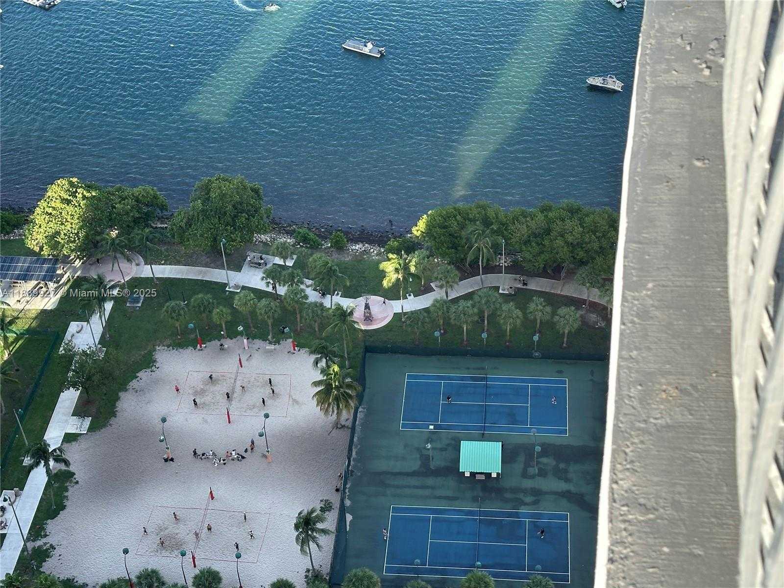 Small Image of 1750 NORTH BAYSHORE DR #5207, Miami Number 16