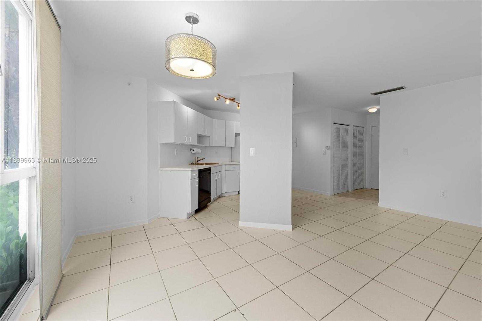 Small Image of 1688 WEST AVE #G-08, Miami Beach Number 10