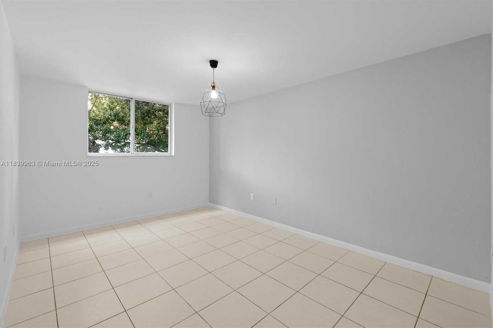 Small Image of 1688 WEST AVE #G-08, Miami Beach Number 12