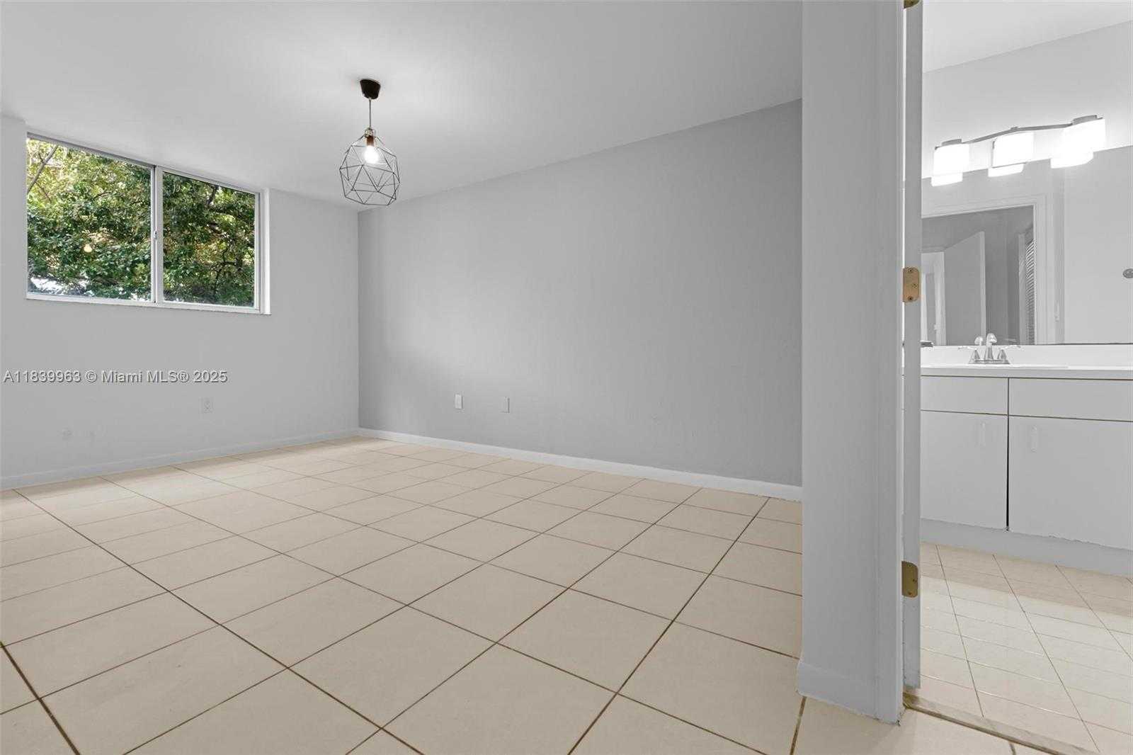 Small Image of 1688 WEST AVE #G-08, Miami Beach Number 14
