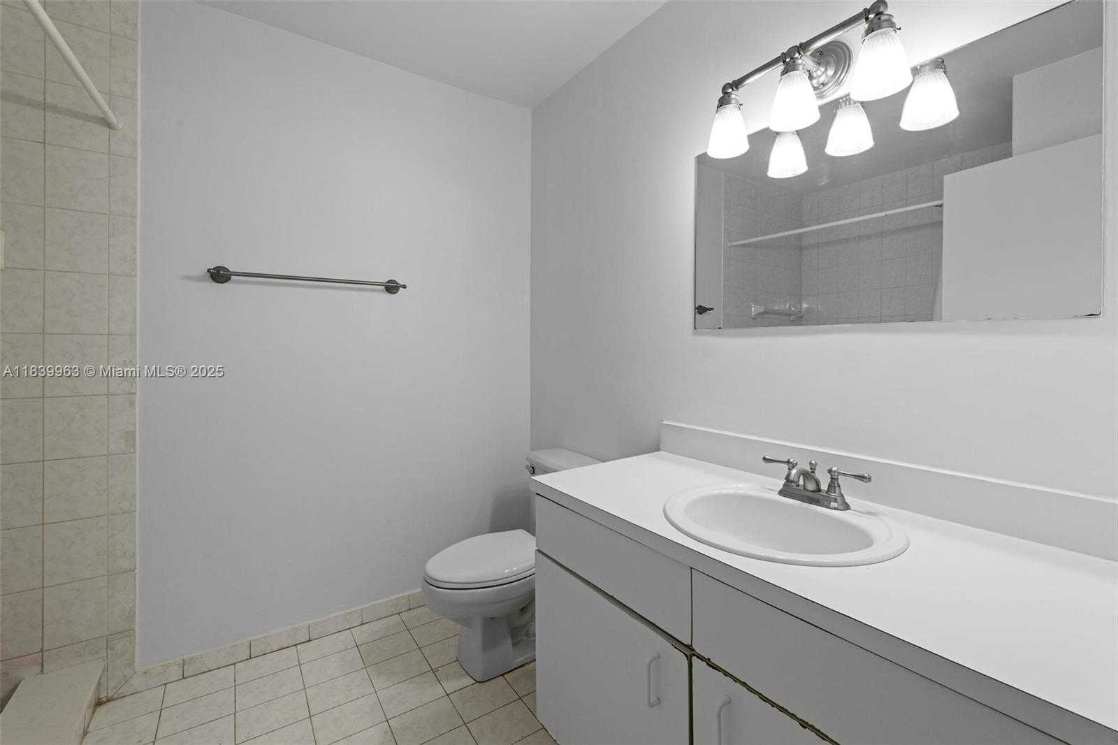 Small Image of 1688 WEST AVE #G-08, Miami Beach Number 15