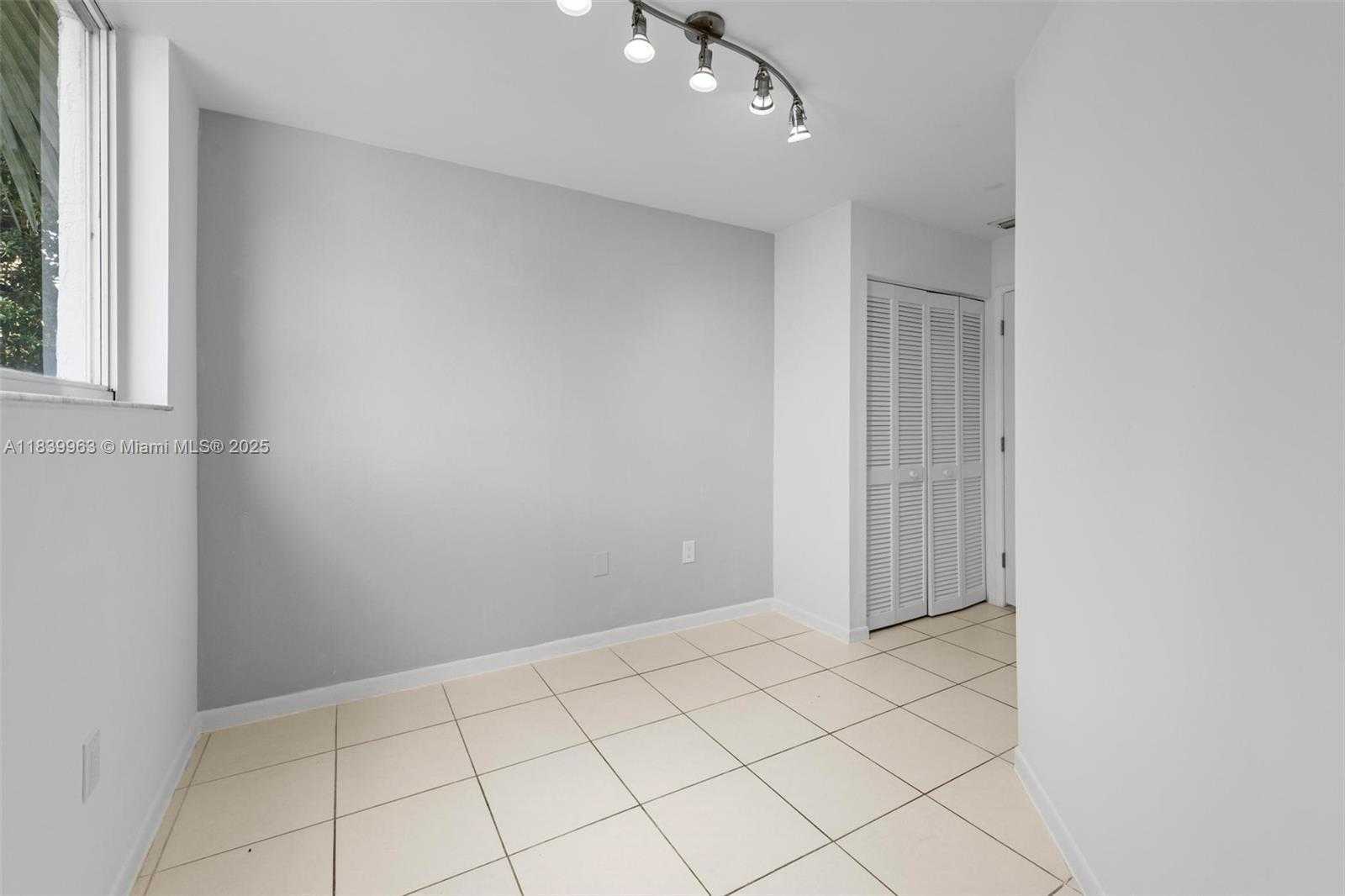 Small Image of 1688 WEST AVE #G-08, Miami Beach Number 18